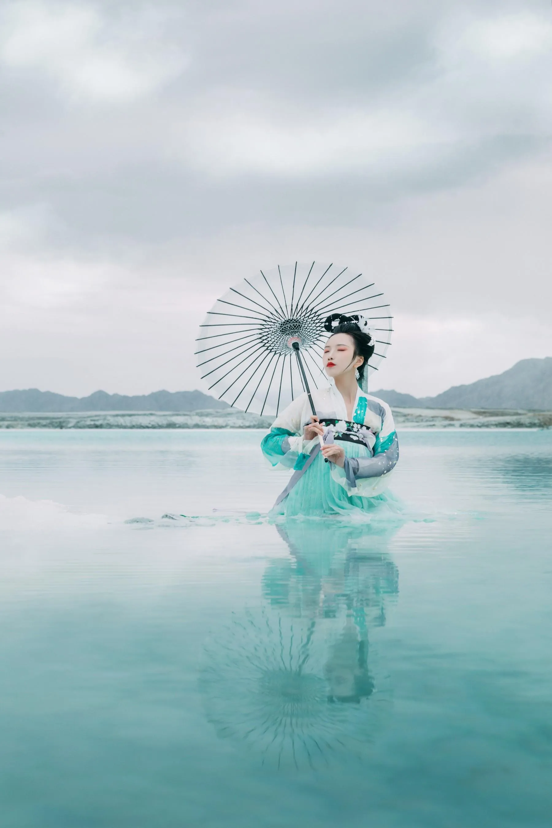 [YITUYU艺图语]2022.08.08 碧水间 公孙凭 [22P]插图3